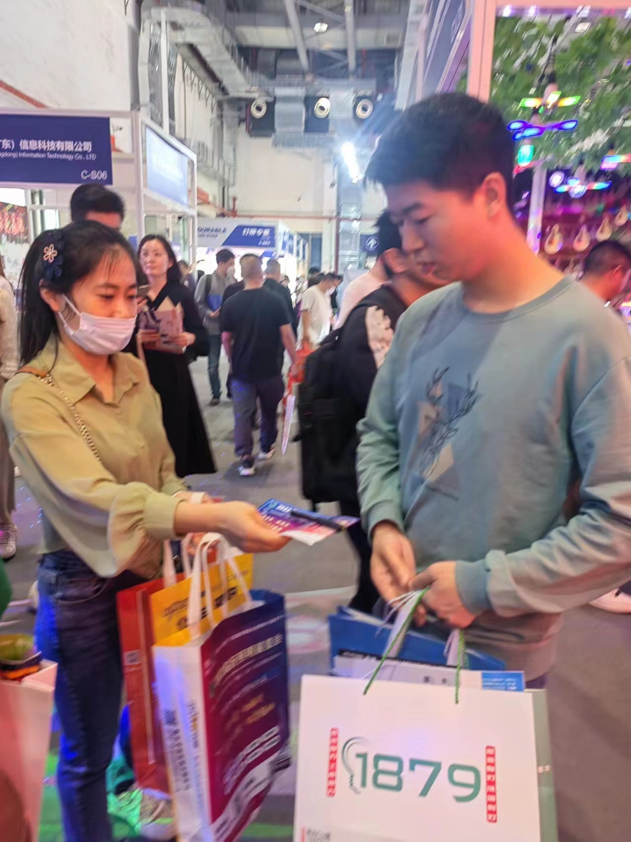 展会现场宣传丨 2023临沂照明展览会走进古镇灯博会(图10)